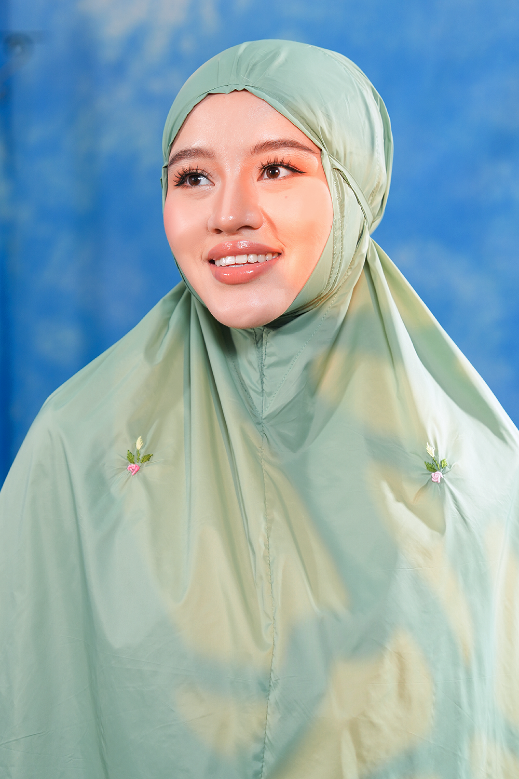 The Pocket Tea in Green Prayer Wear