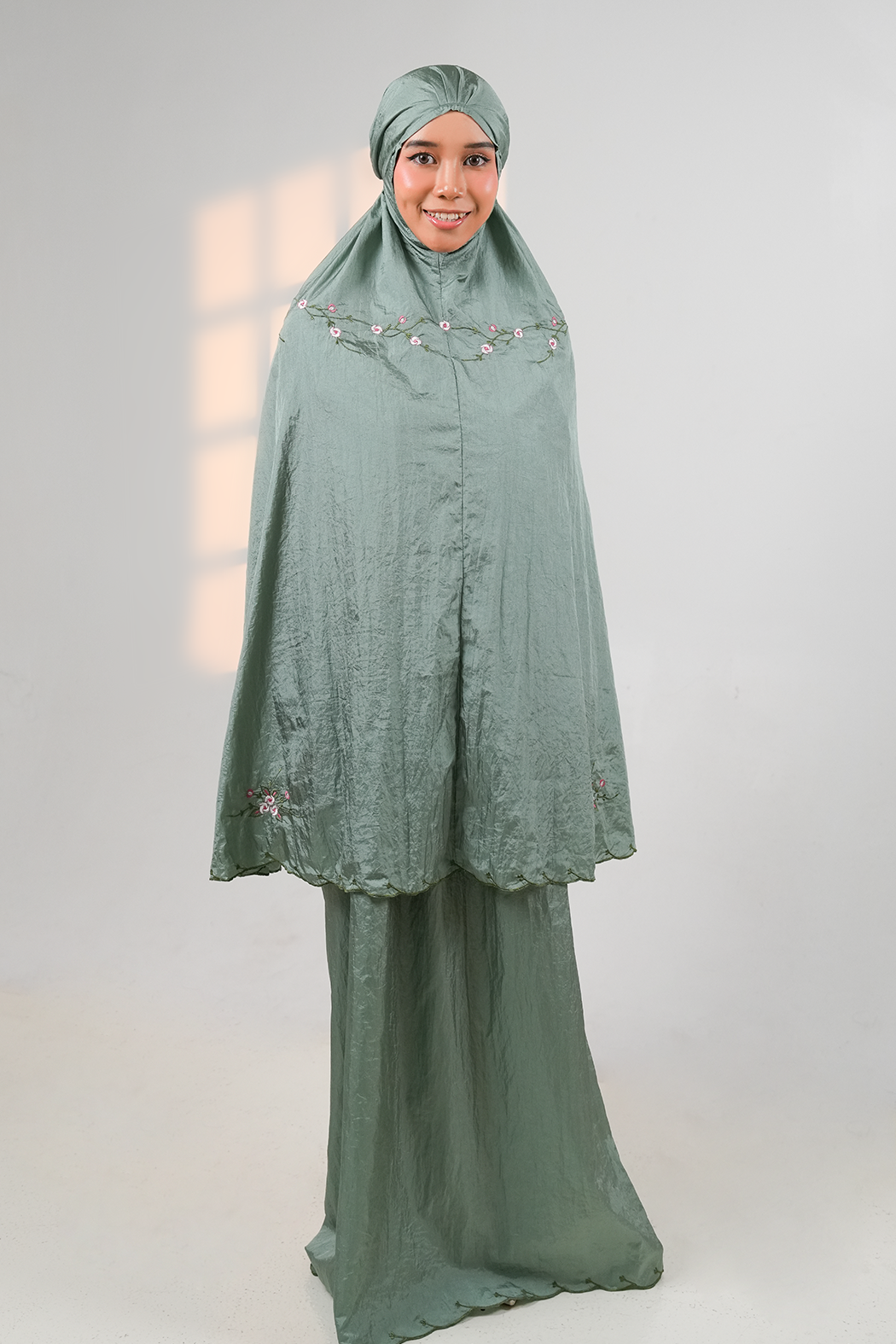 Travel Roses in Green