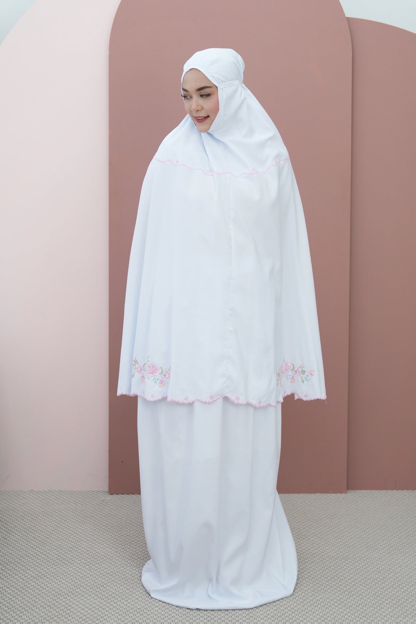 Brisa In White Prayer Wear