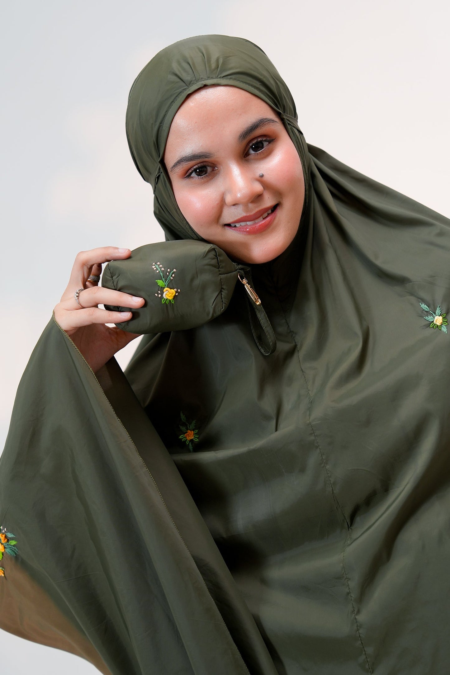 [As Is] The Pocket Tea Olive / XS Prayer Wear