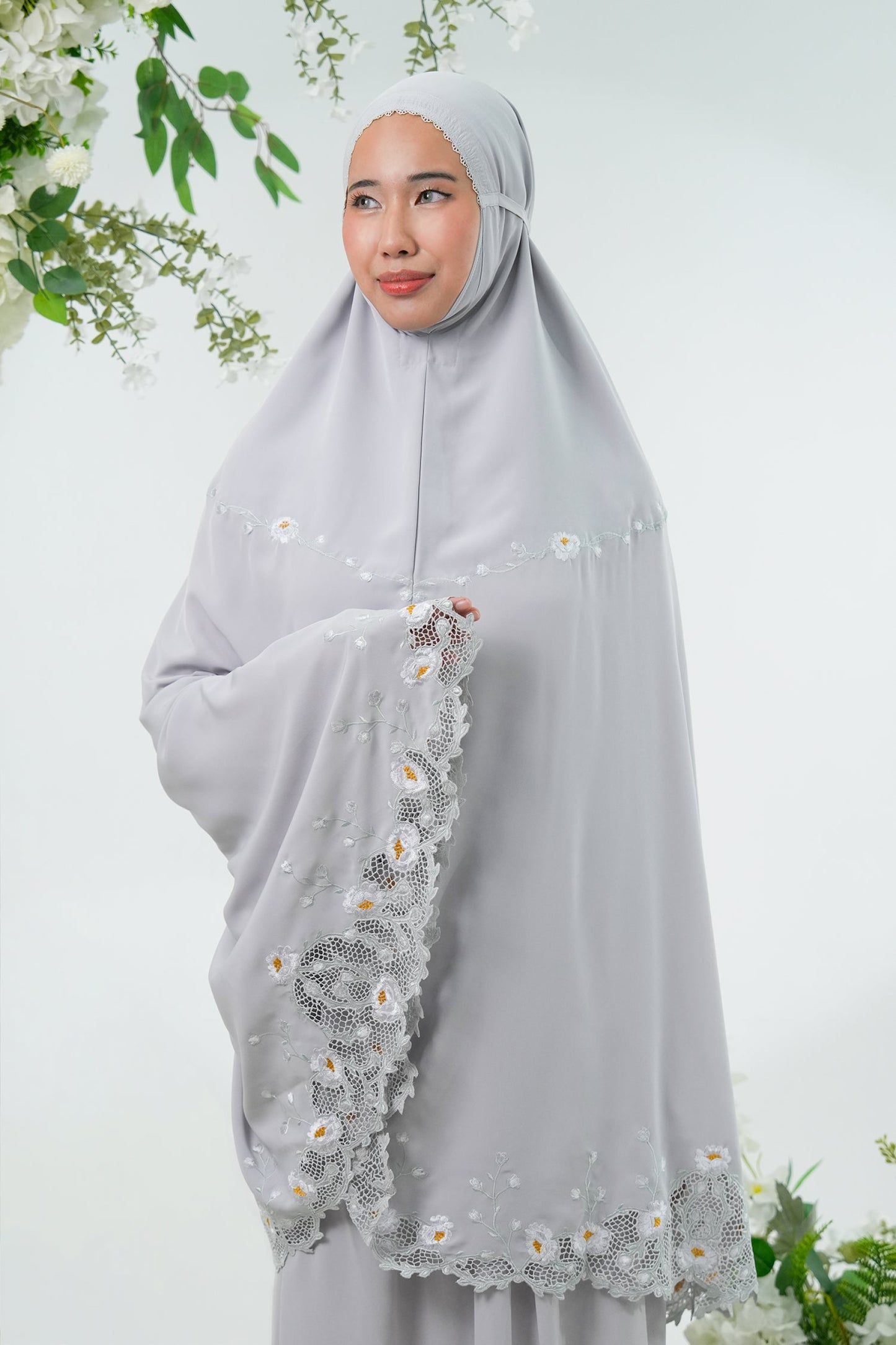 [As Is] Timeless Grey / S Prayer Wear