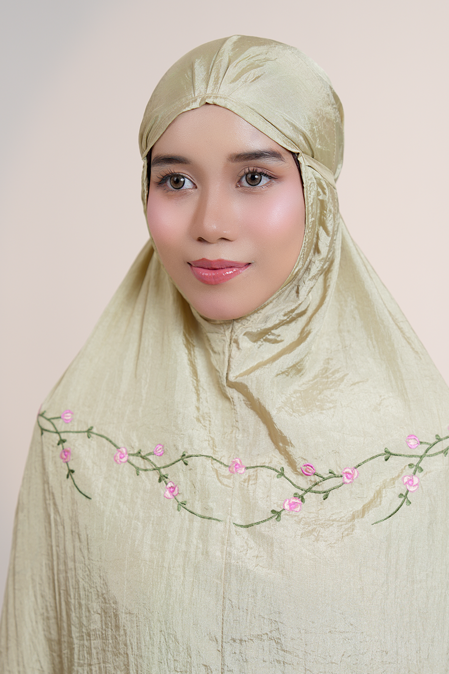 Travel Roses in Gold Prayer Wear