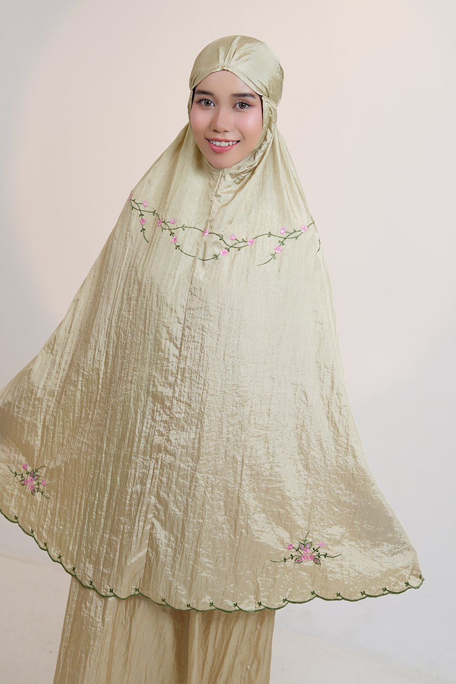 Travel Roses in Gold Prayer Wear