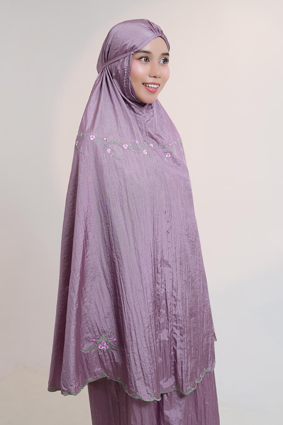 Travel Roses in Mauve Prayer Wear