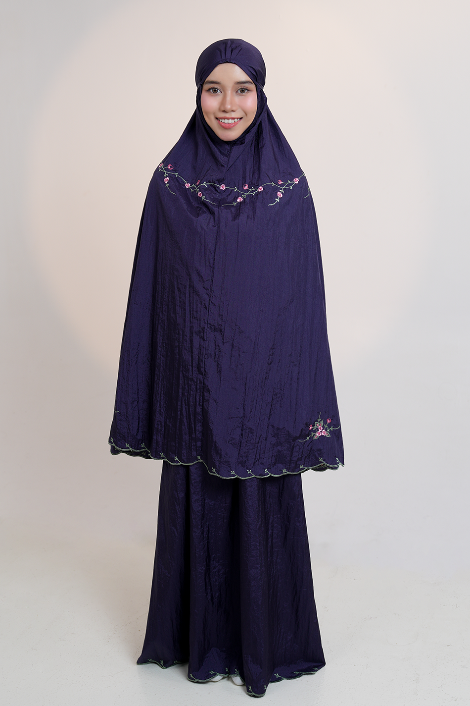 Travel Roses in Navy Prayer Wear