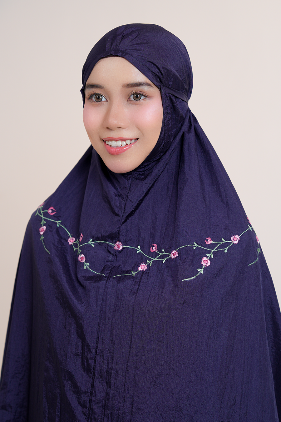 Travel Roses in Navy Prayer Wear