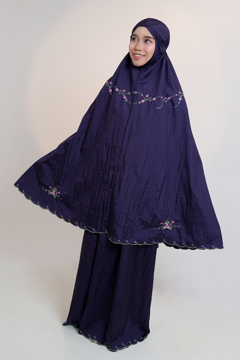 Travel Roses in Navy Prayer Wear