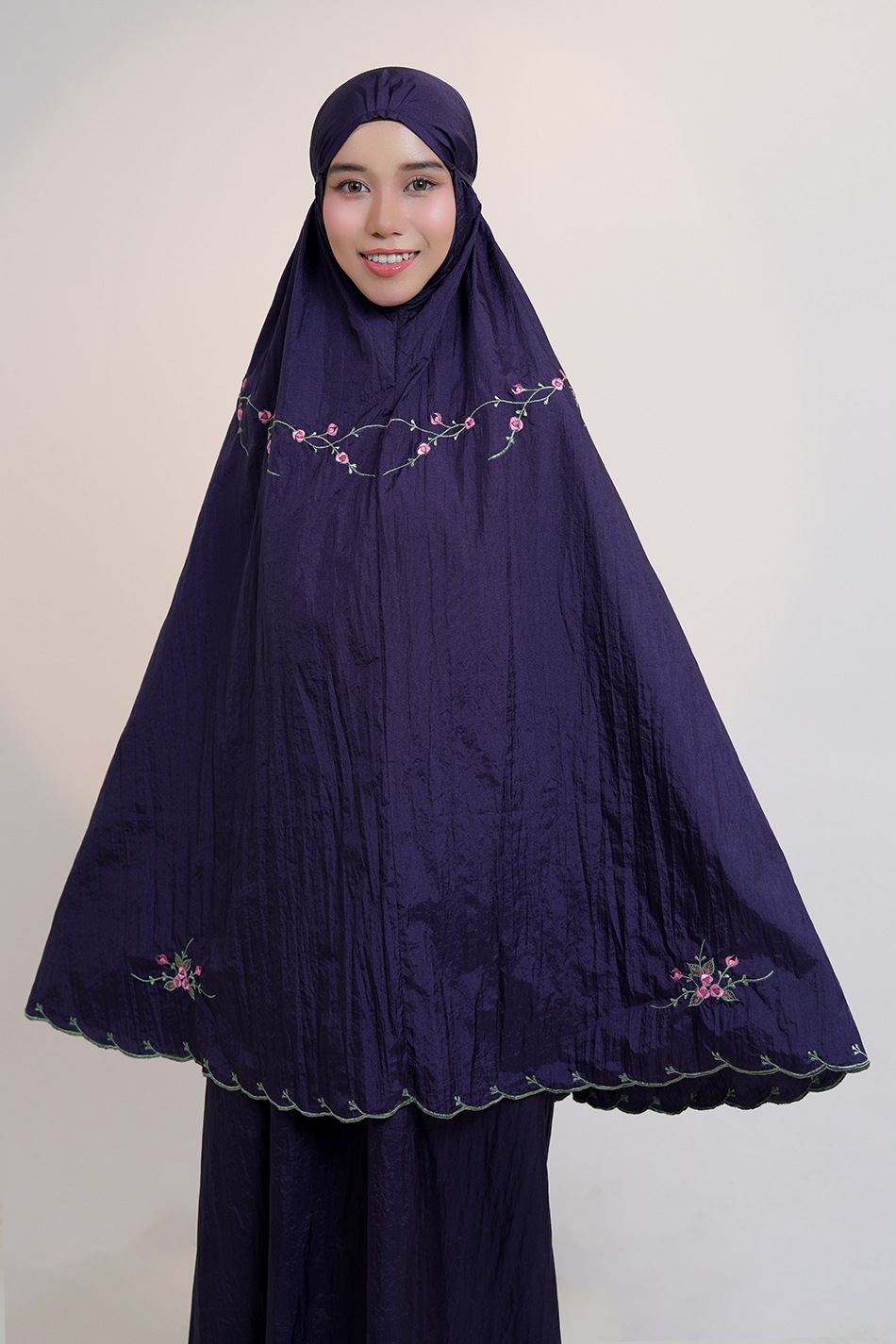 Travel Roses in Navy Prayer Wear