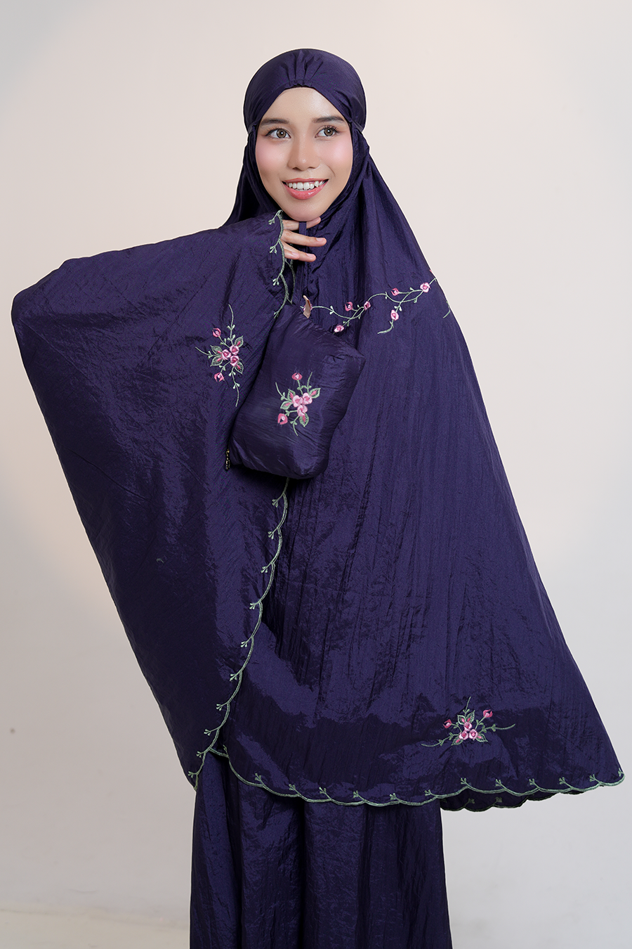 [As Is] Travel Roses Navy / XS Prayer Wear