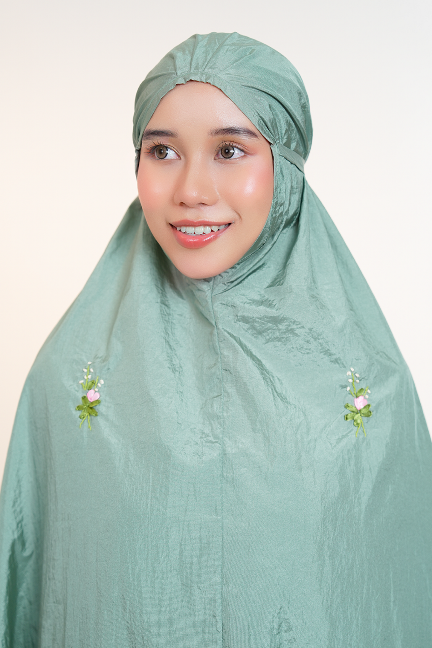 Zehra Sling Travel in Green Prayer Wear