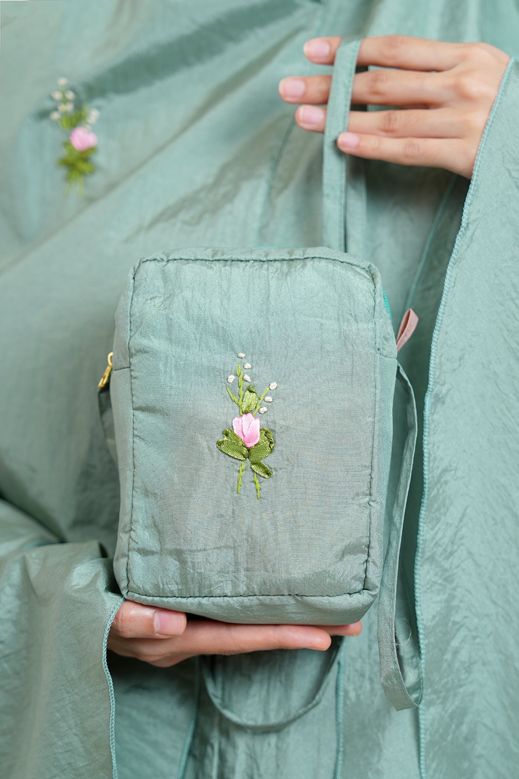 Zehra Sling Travel in Green Prayer Wear